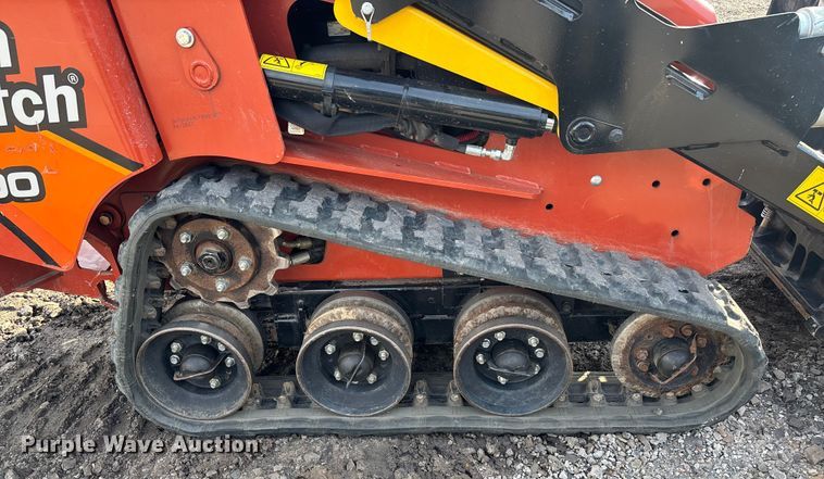 image for item FI1647 2023 Ditch Witch SK600 compact utility loader