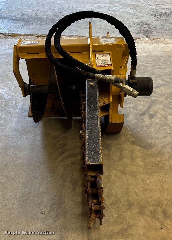 image for item FI1649 2023 Vermeer STR48 compact utility loader trencher