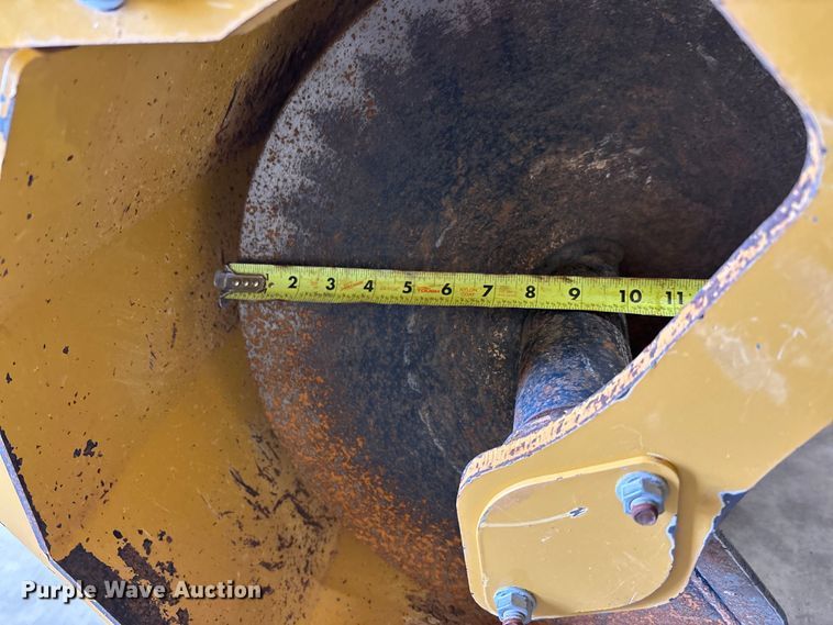 image for item FI1649 2023 Vermeer STR48 compact utility loader trencher