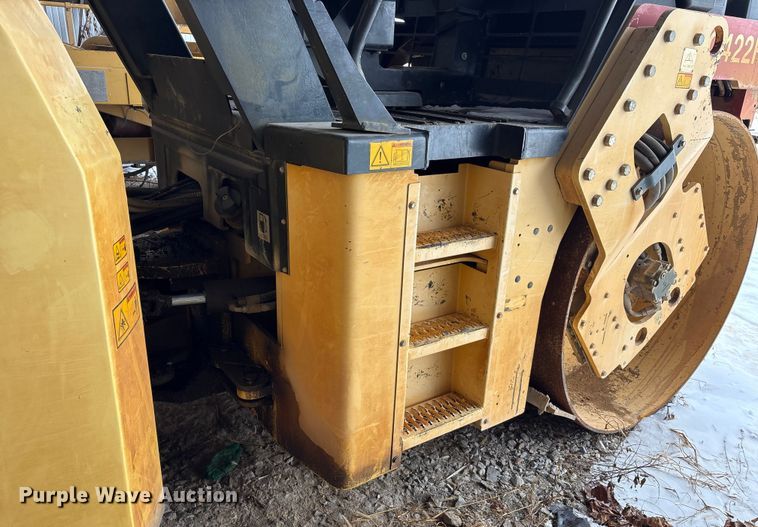 image for item FK1134 Dynapac CC422HF double drum vibratory roller