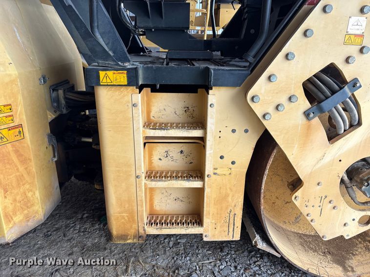 image for item FK1134 Dynapac CC422HF double drum vibratory roller