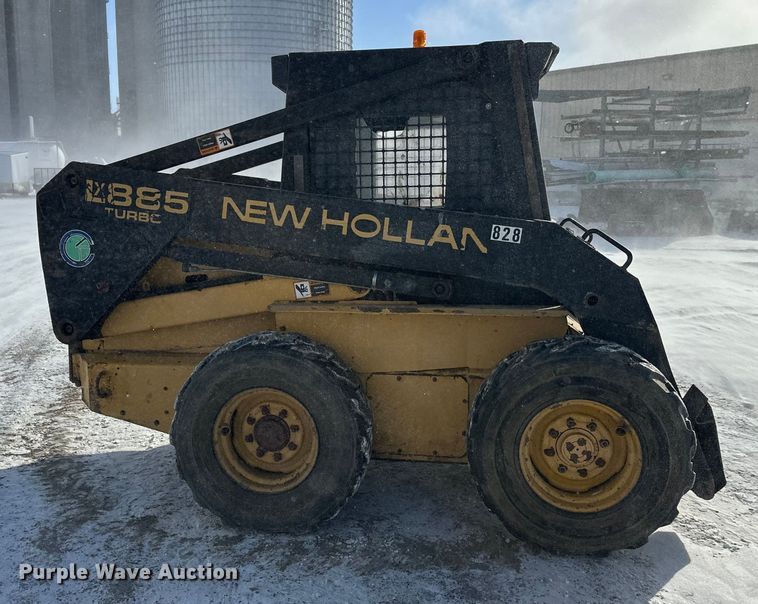 image for item FK1516 1995 New Holland LX885 skid steer loader