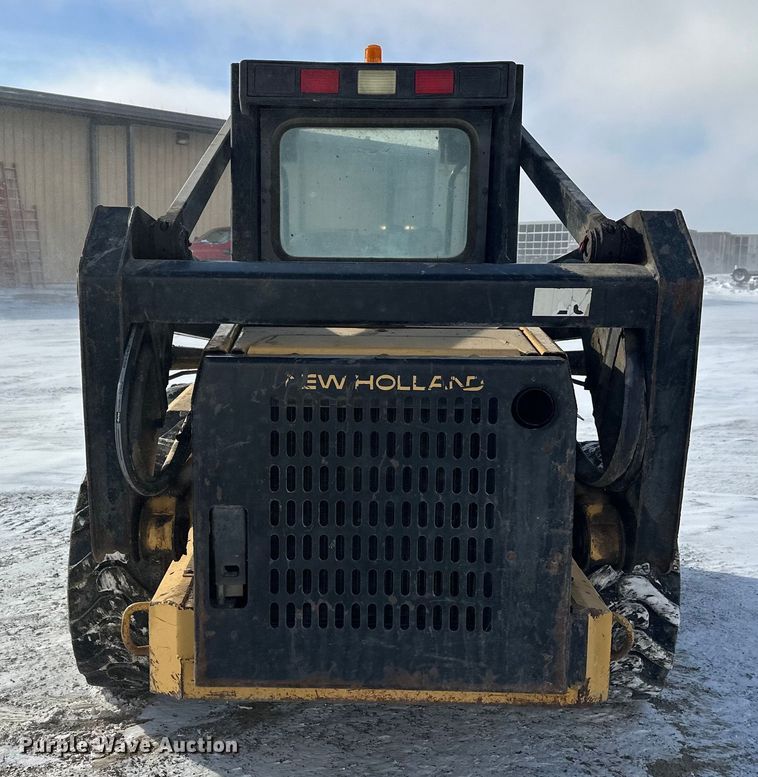 image for item FK1516 1995 New Holland LX885 skid steer loader