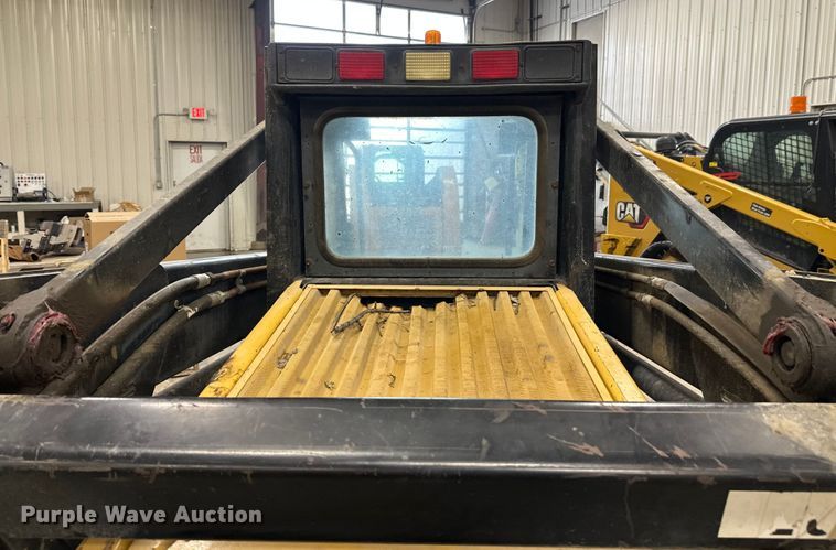 image for item FK1516 1995 New Holland LX885 skid steer loader