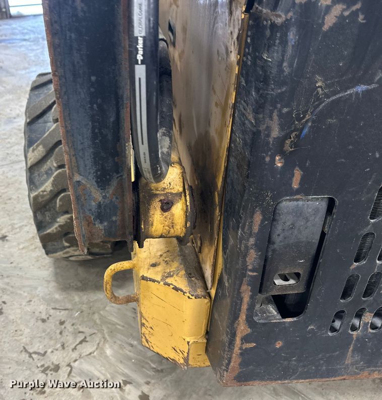 image for item FK1516 1995 New Holland LX885 skid steer loader