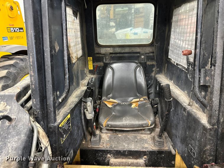 image for item FK1516 1995 New Holland LX885 skid steer loader