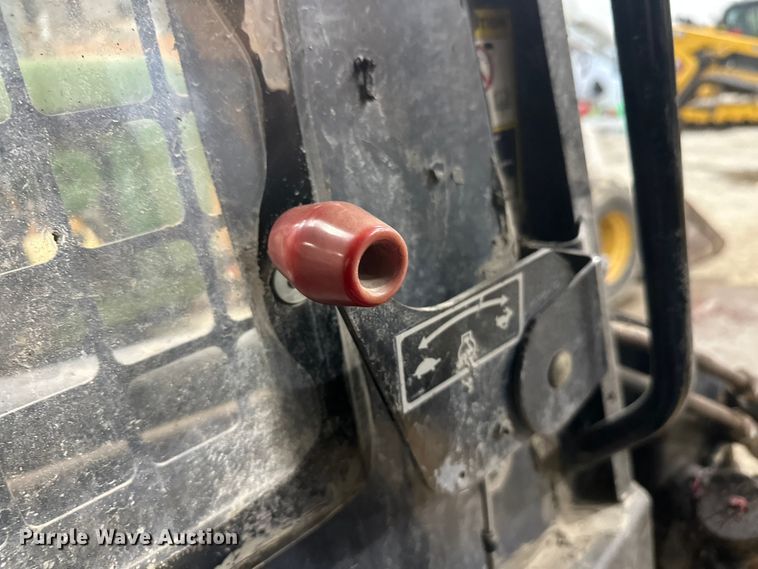 image for item FK1516 1995 New Holland LX885 skid steer loader