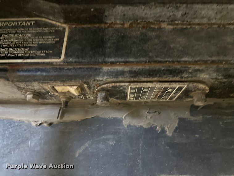 image for item FK1516 1995 New Holland LX885 skid steer loader