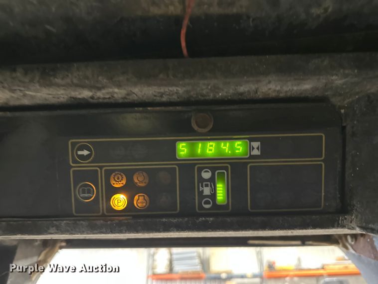 image for item FK1516 1995 New Holland LX885 skid steer loader