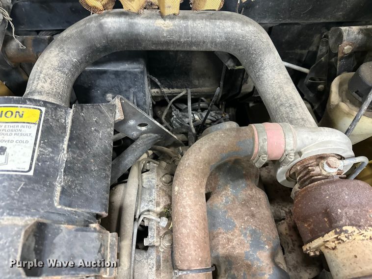 image for item FK1516 1995 New Holland LX885 skid steer loader