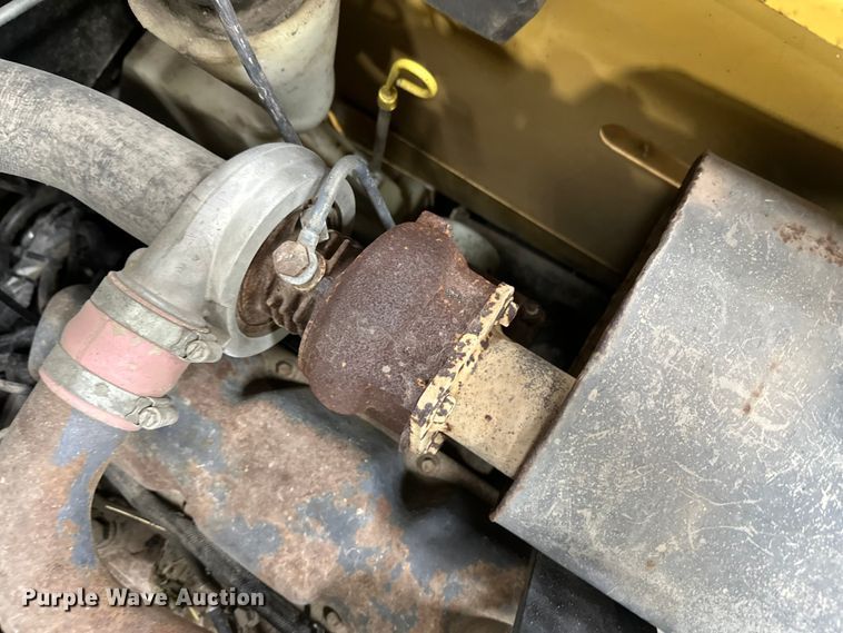 image for item FK1516 1995 New Holland LX885 skid steer loader