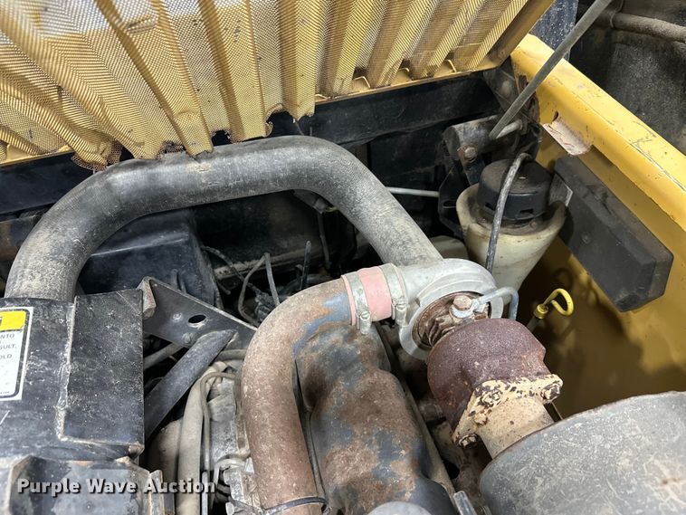 image for item FK1516 1995 New Holland LX885 skid steer loader