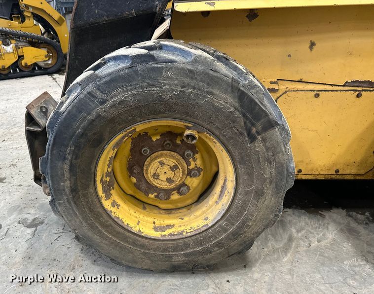 image for item FK1516 1995 New Holland LX885 skid steer loader