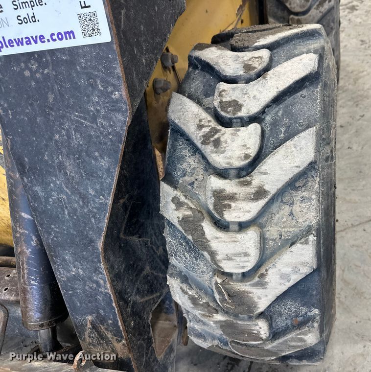 image for item FK1516 1995 New Holland LX885 skid steer loader