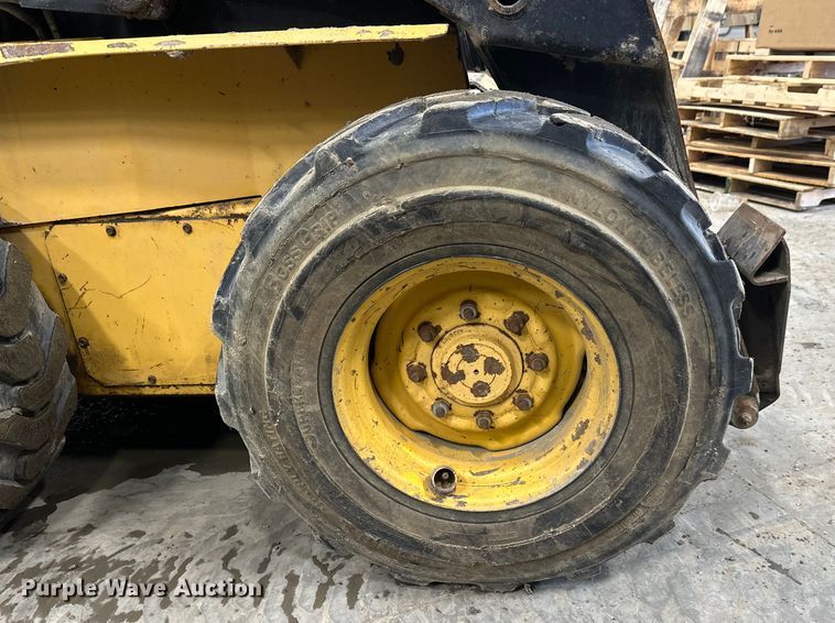 image for item FK1516 1995 New Holland LX885 skid steer loader