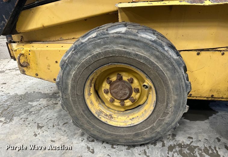 image for item FK1516 1995 New Holland LX885 skid steer loader