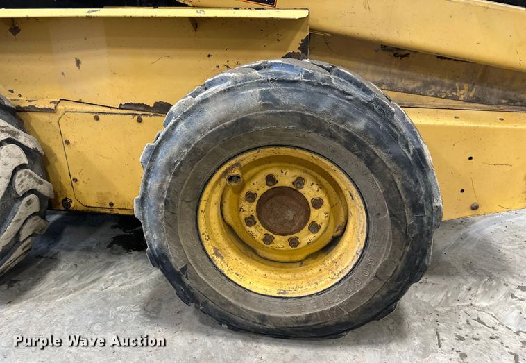 image for item FK1516 1995 New Holland LX885 skid steer loader