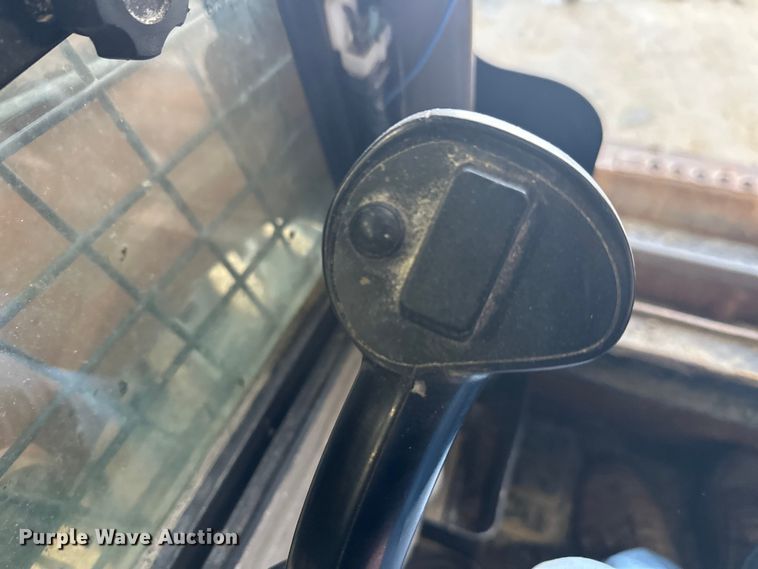 image for item FK1517 2014 Case SR220 skid steer loader