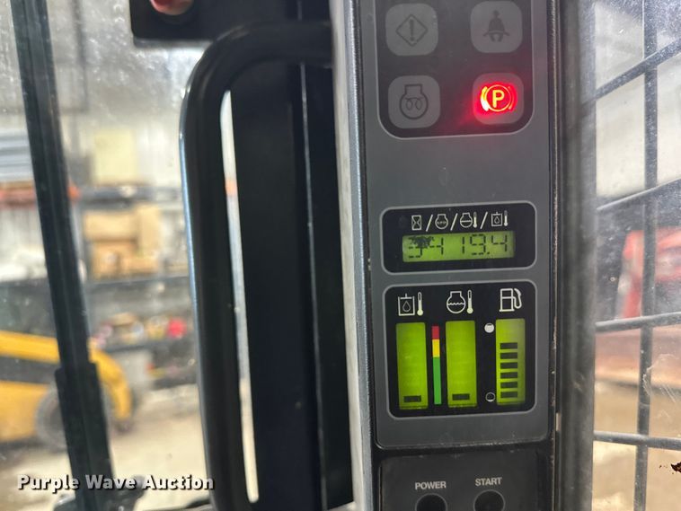 image for item FK1517 2014 Case SR220 skid steer loader