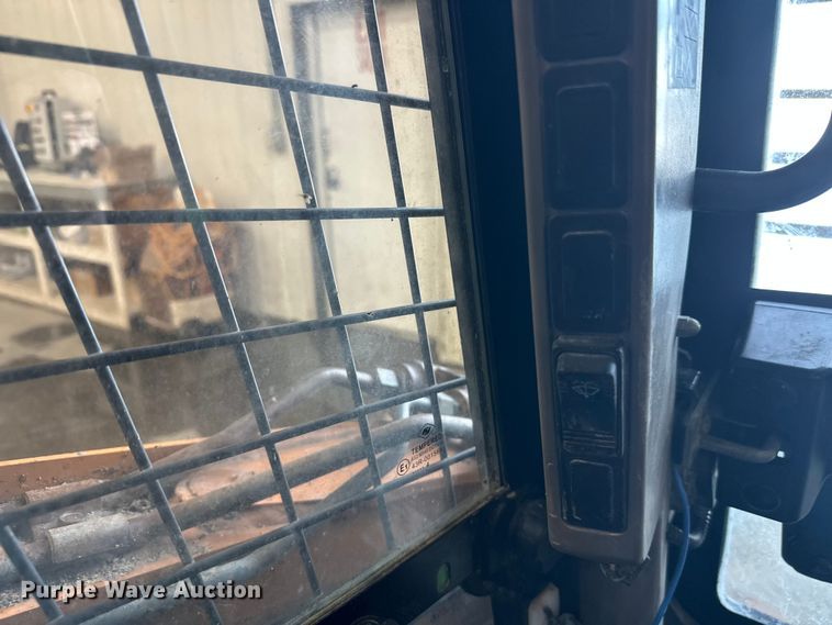 image for item FK1517 2014 Case SR220 skid steer loader