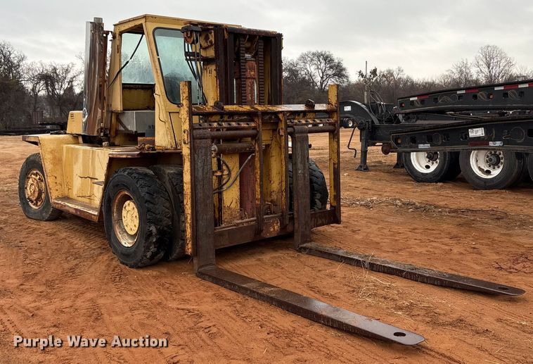 image for item FK2542 Caterpillar 300 forklift