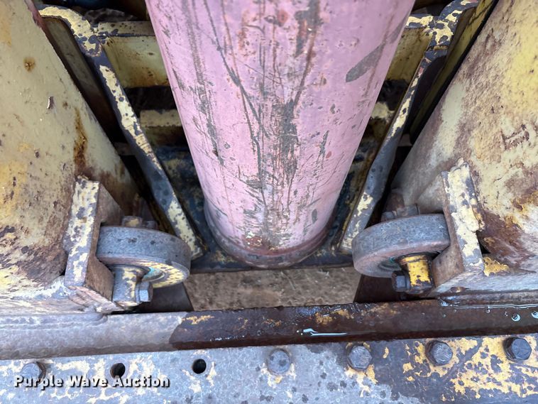 image for item FK2542 Caterpillar 300 forklift