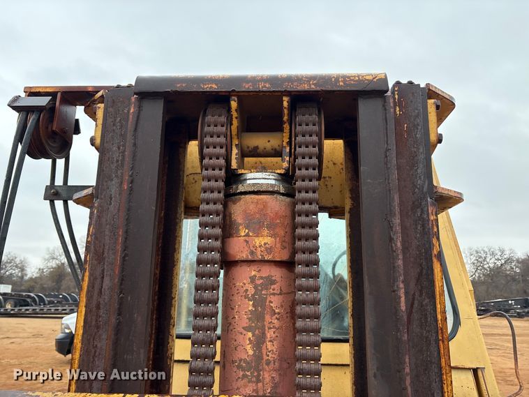 image for item FK2542 Caterpillar 300 forklift