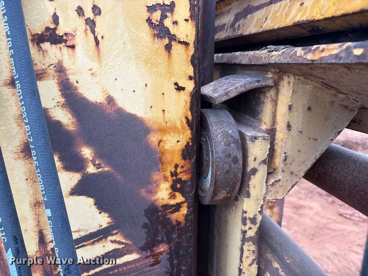 image for item FK2542 Caterpillar 300 forklift