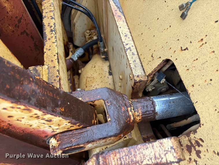 image for item FK2542 Caterpillar 300 forklift