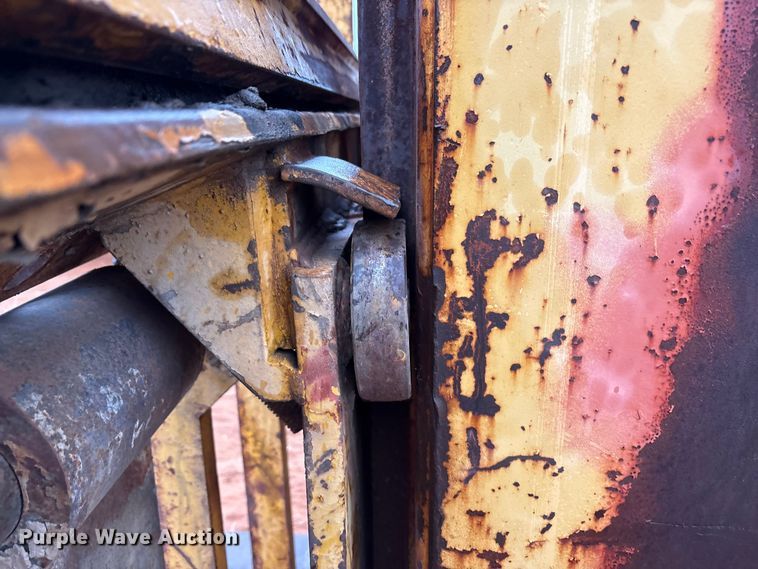 image for item FK2542 Caterpillar 300 forklift