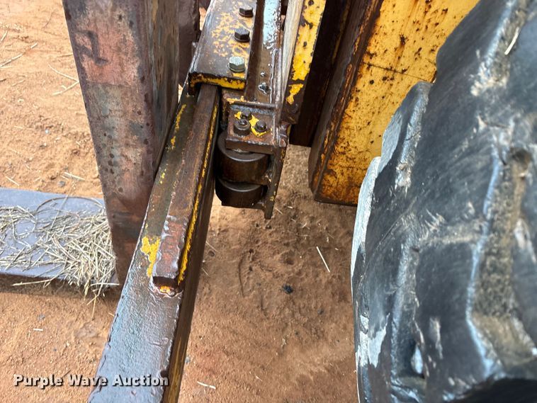 image for item FK2542 Caterpillar 300 forklift