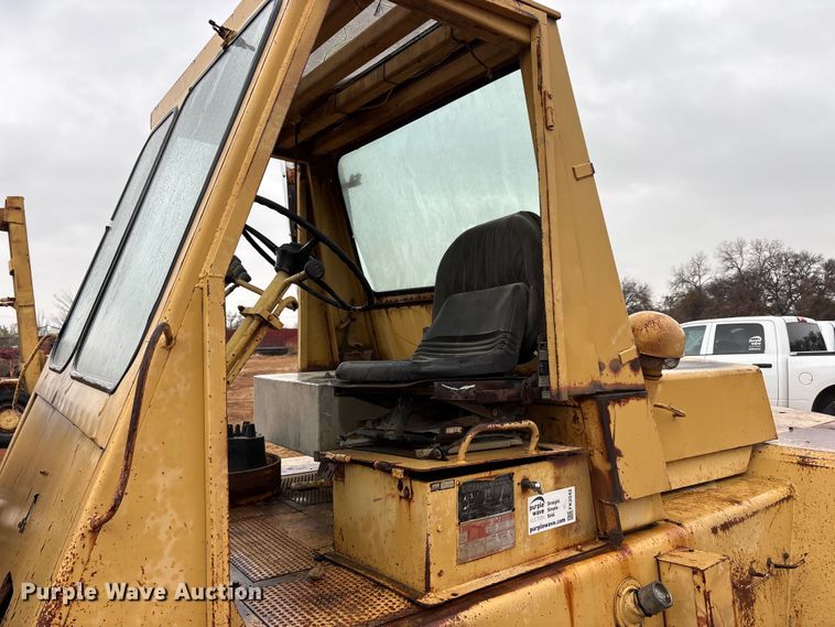 image for item FK2542 Caterpillar 300 forklift
