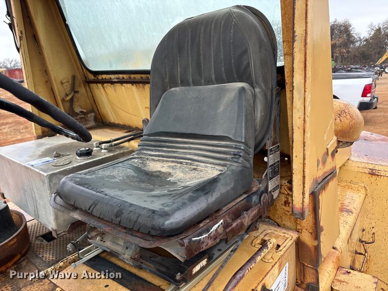 image for item FK2542 Caterpillar 300 forklift