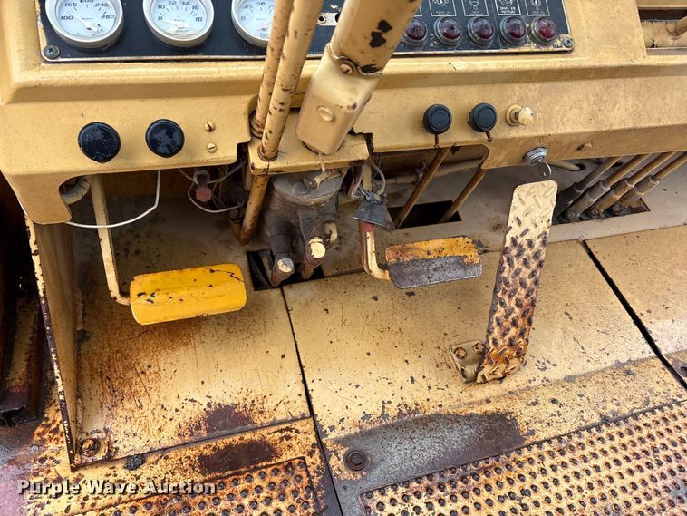 image for item FK2542 Caterpillar 300 forklift