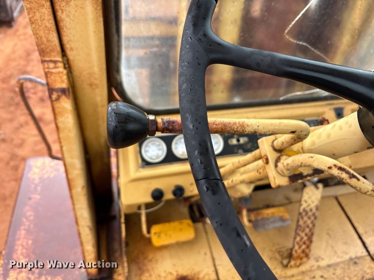 image for item FK2542 Caterpillar 300 forklift