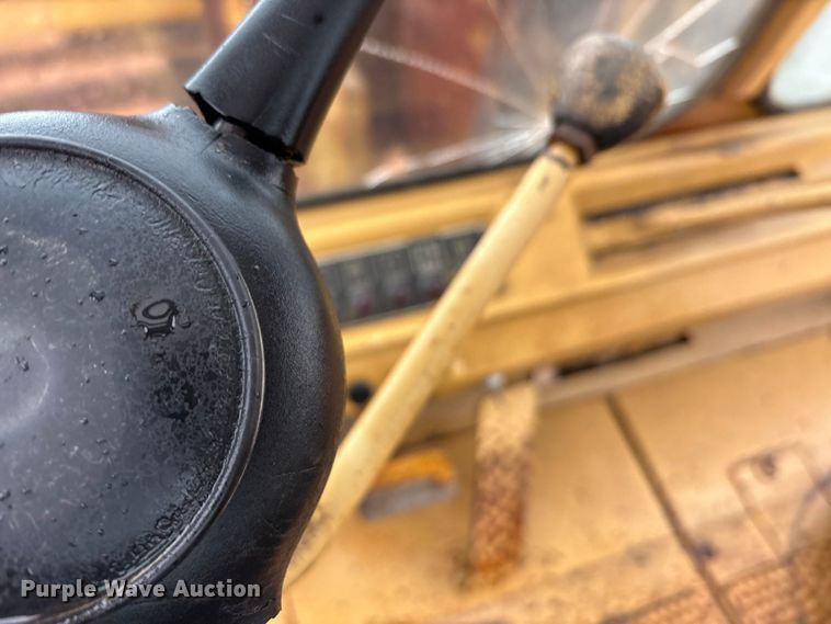 image for item FK2542 Caterpillar 300 forklift