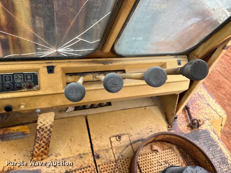 image for item FK2542 Caterpillar 300 forklift