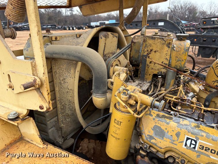 image for item FK2542 Caterpillar 300 forklift