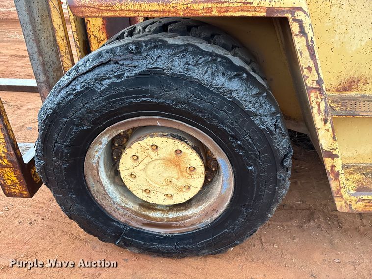 image for item FK2542 Caterpillar 300 forklift