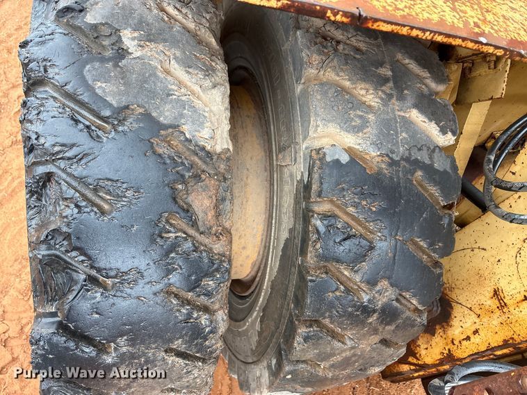 image for item FK2542 Caterpillar 300 forklift