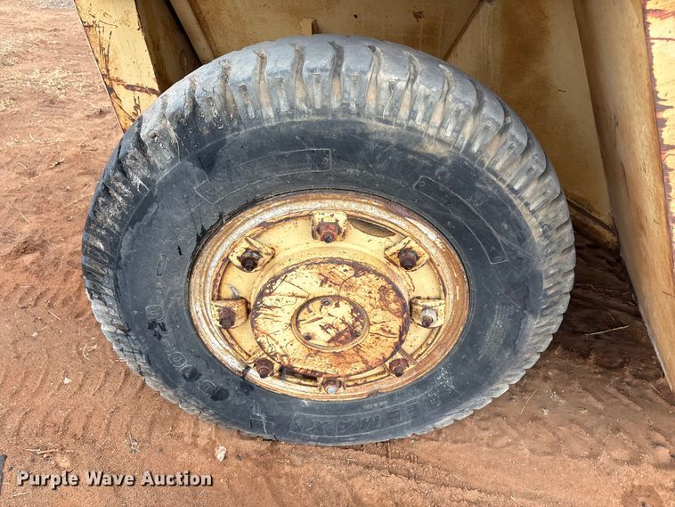 image for item FK2542 Caterpillar 300 forklift