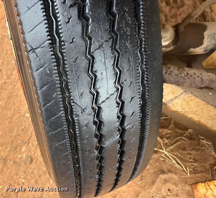 image for item FK2542 Caterpillar 300 forklift