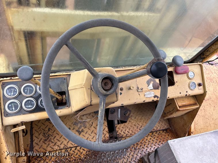 image for item FK2543 Hyster 195A forklift