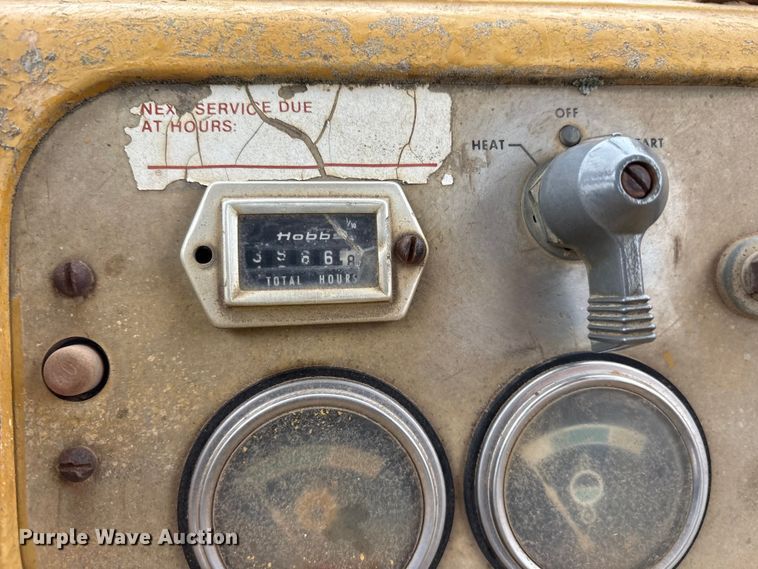 image for item FK2544 1973 Caterpillar 941 track loader