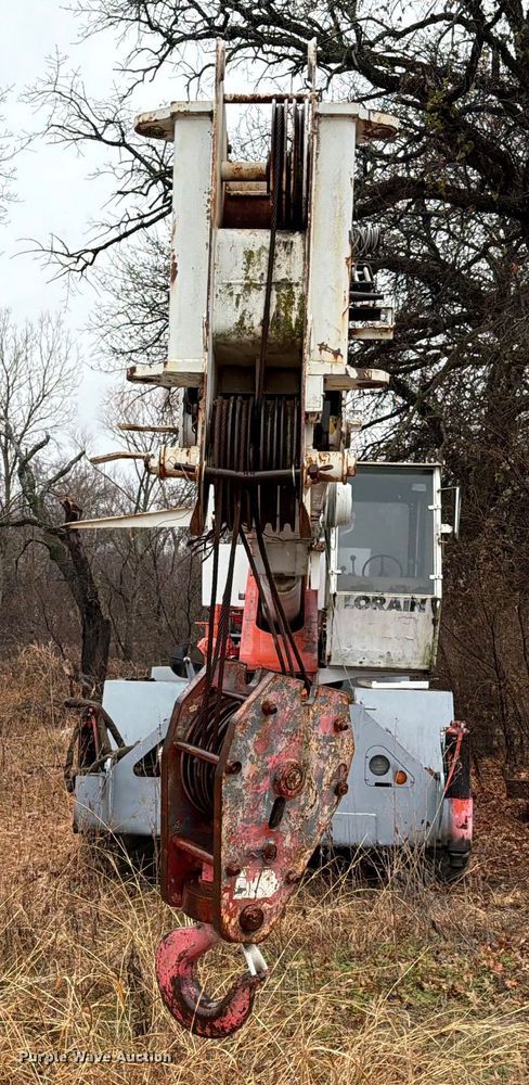 image for item FK2546 Lorain LRT 275D crane