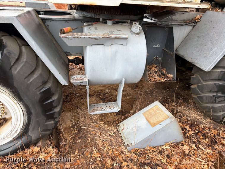 image for item FK2546 Lorain LRT 275D crane