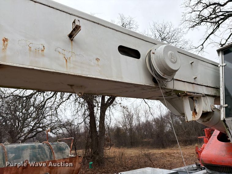 image for item FK2546 Lorain LRT 275D crane