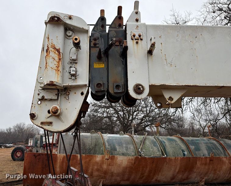 image for item FK2546 Lorain LRT 275D crane