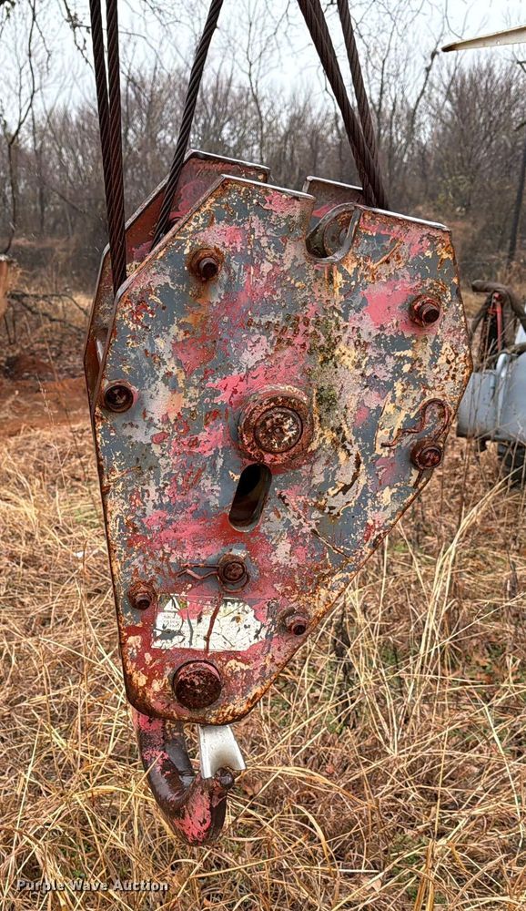 image for item FK2546 Lorain LRT 275D crane