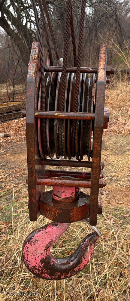 image for item FK2546 Lorain LRT 275D crane